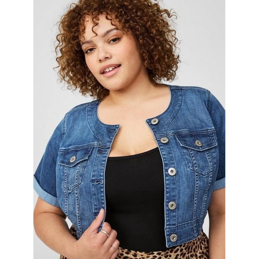 Torrid Women's Cropped Jean Jacket Denim Blue Size  0